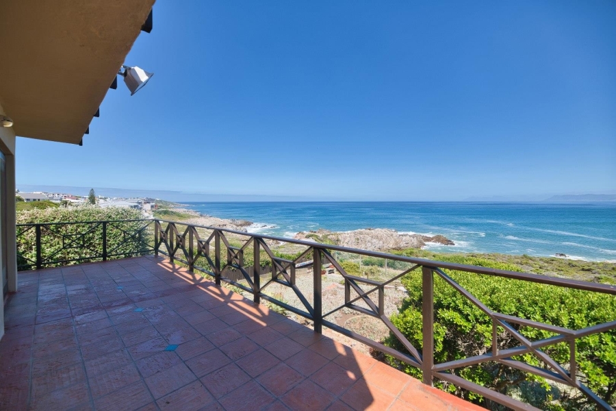 5 Bedroom Property for Sale in De Kelders Western Cape